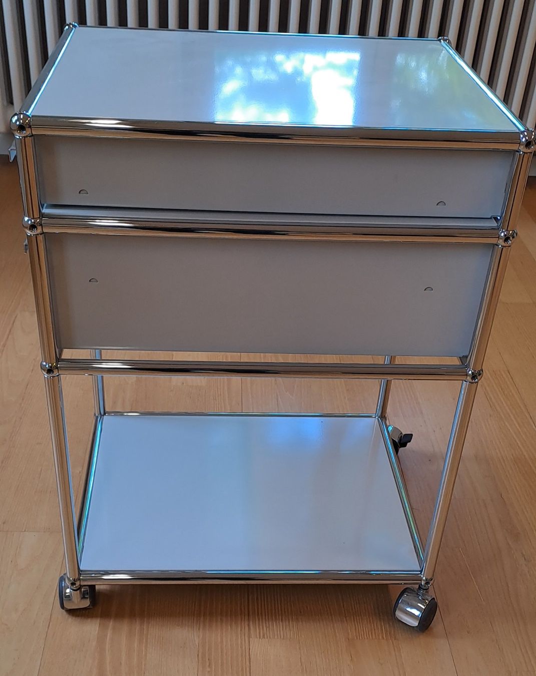 Banconi: Schöner USM Haller Rollcontainer in lichtgrau – Usato da Winterthur venduto da altrade 4