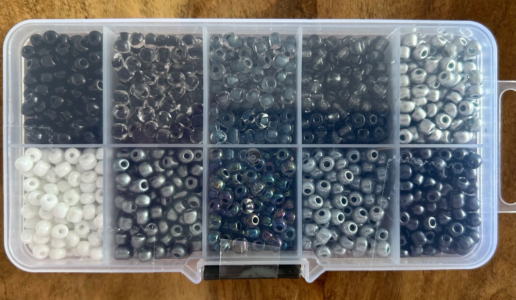 Kit bricolage: Bastelset Rocailles Perlen in Organizer Box NEU – Nuovo e nell'imballaggio originale da Geneve venduto da vane267