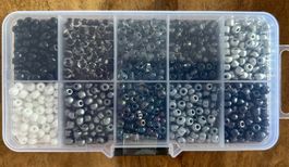 Bastelset Rocailles Perlen in Organizer Box NEU