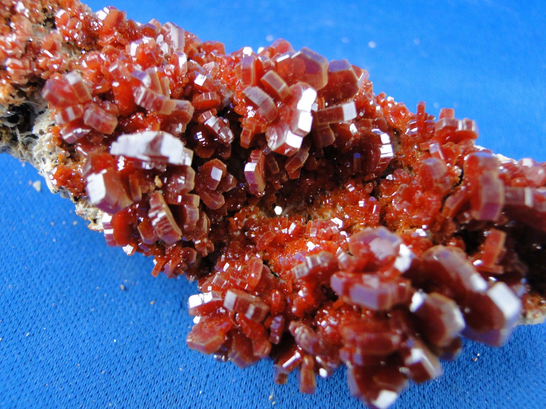 Mineralien & Heilsteine: Vanadinit – Gebraucht aus Schinznach Bad von Demerald 5
