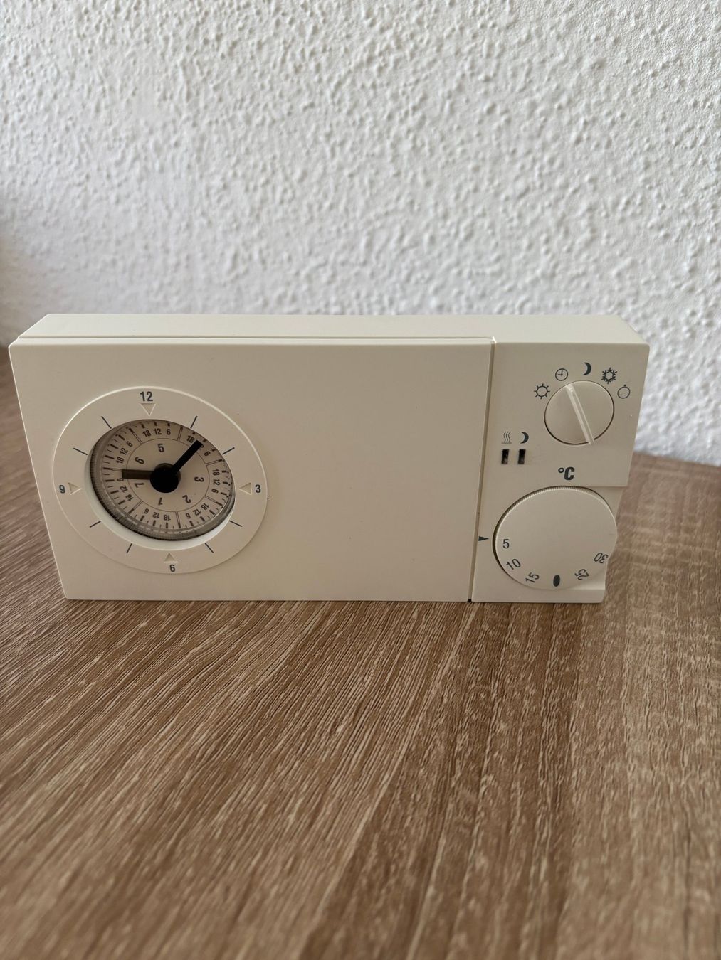 Misurare: Termostato Eberle 90411 nuovo – Nuovo (secondo la descrizione) da Gordola venduto da ncr_2ggh