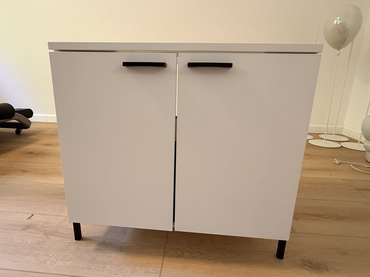 Livique Badezimmermöbel: Badezimmerschrank – Gebraucht aus Reinach BL von Bubbles00