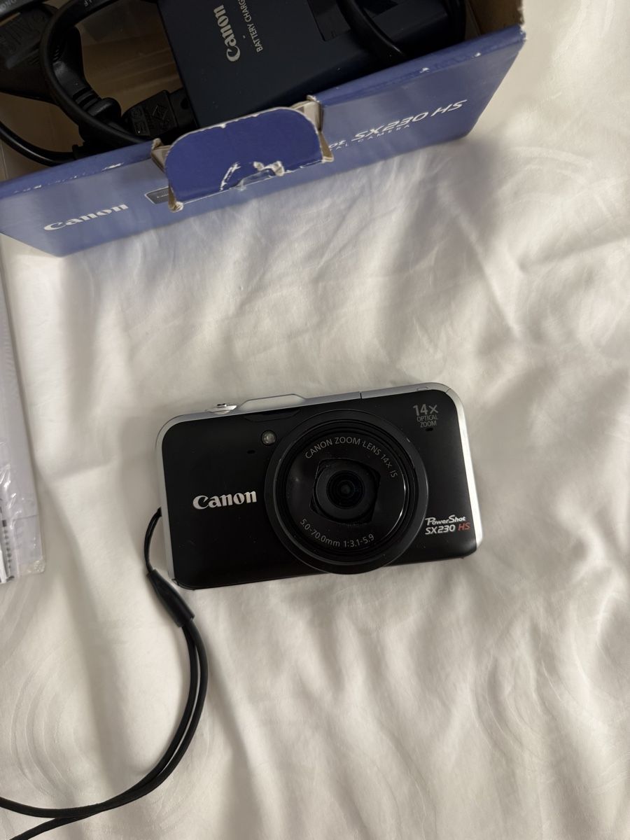 Canon Fotocamera: Canon PowerShot SX230 HS Digitalkamera schwarz – Usato da Dietlikon venduto da lizz.yy 1