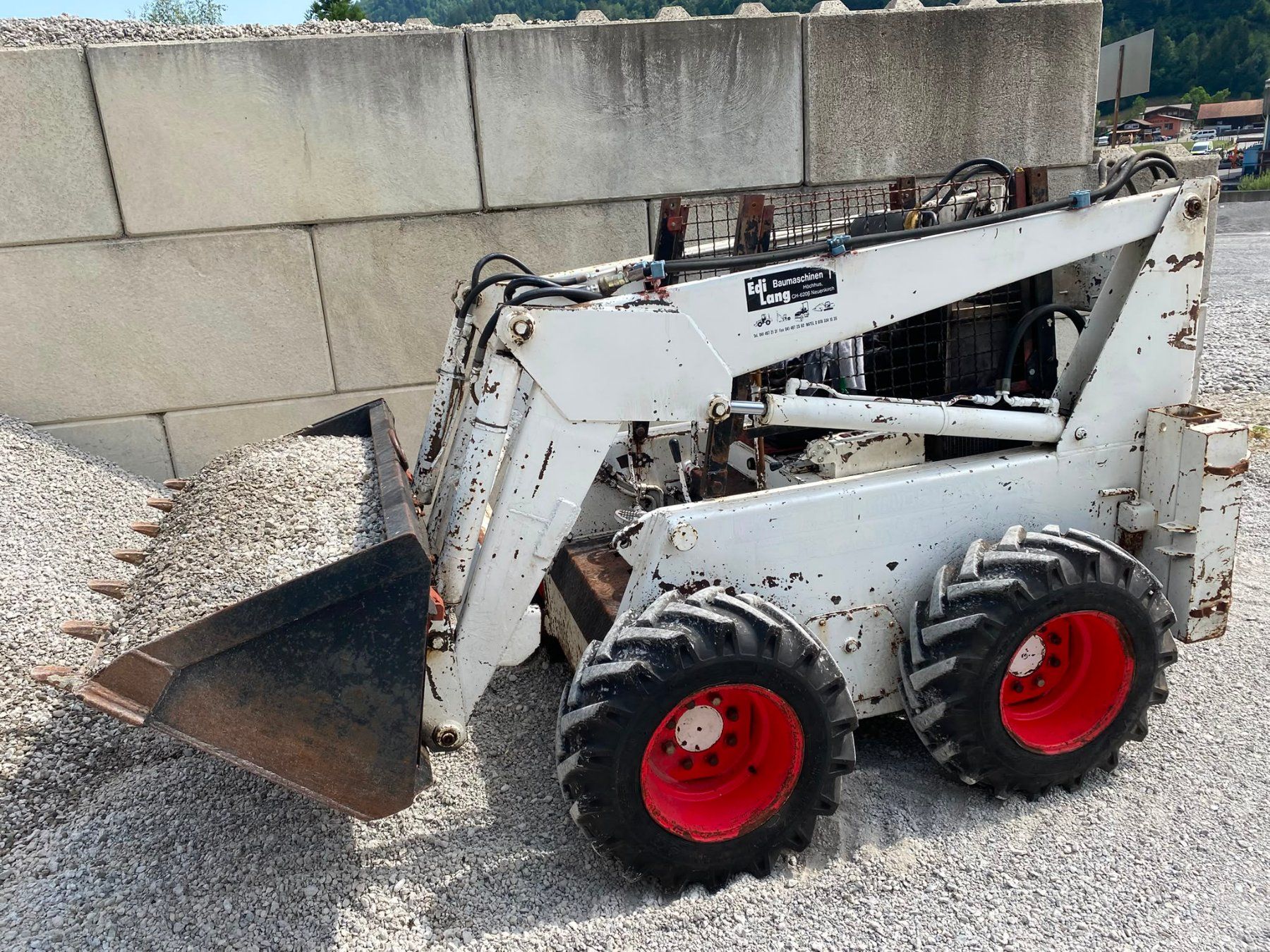 Hoflader: Kompaktlader R40VM, Nr: 1001-P – Defekt aus Kandergrund von 07071963 6