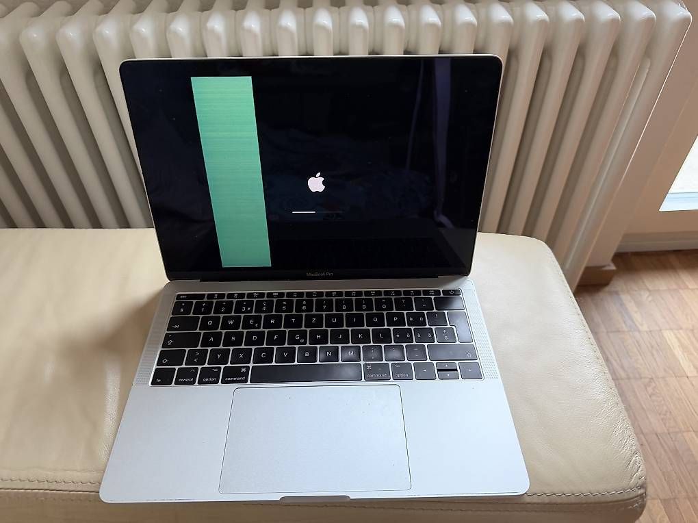 Apple Notebooks: MacBook Pro 13"| Defektes Display (intern) – Gebraucht aus Zürich von Ceytia 4