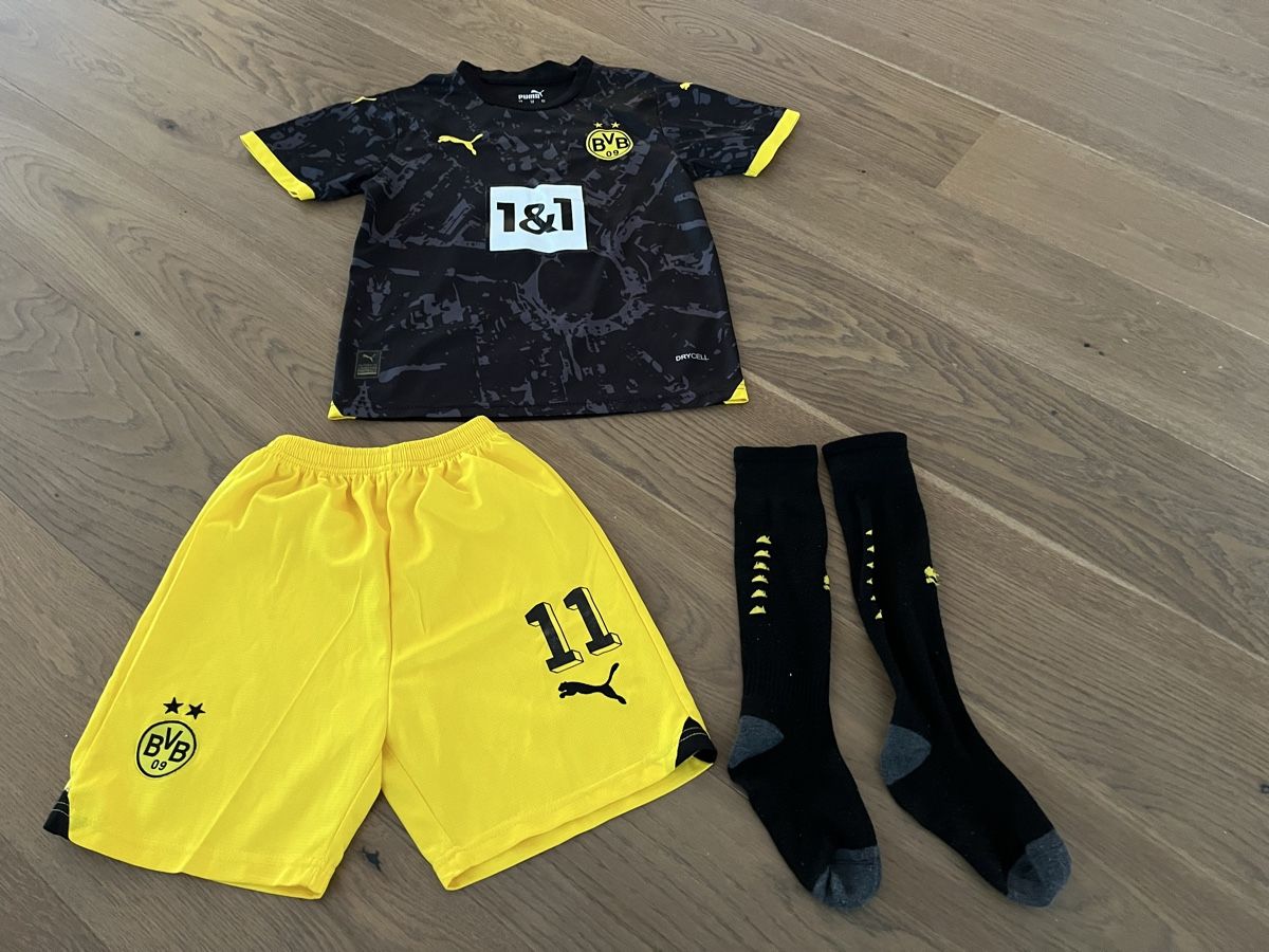 BVB Scarpe, pantaloni & magliette da ginnastica: BVB Trikot Kinder Grösse 135-145 – Usato da Küttigen venduto da csei