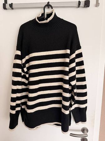 H&M gestreifter Strickpullover