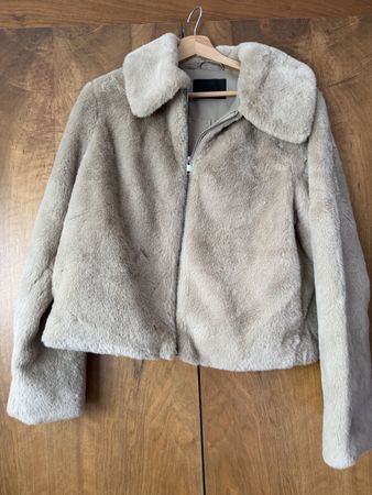 neuwertige Jacke von C&A in Grösse M