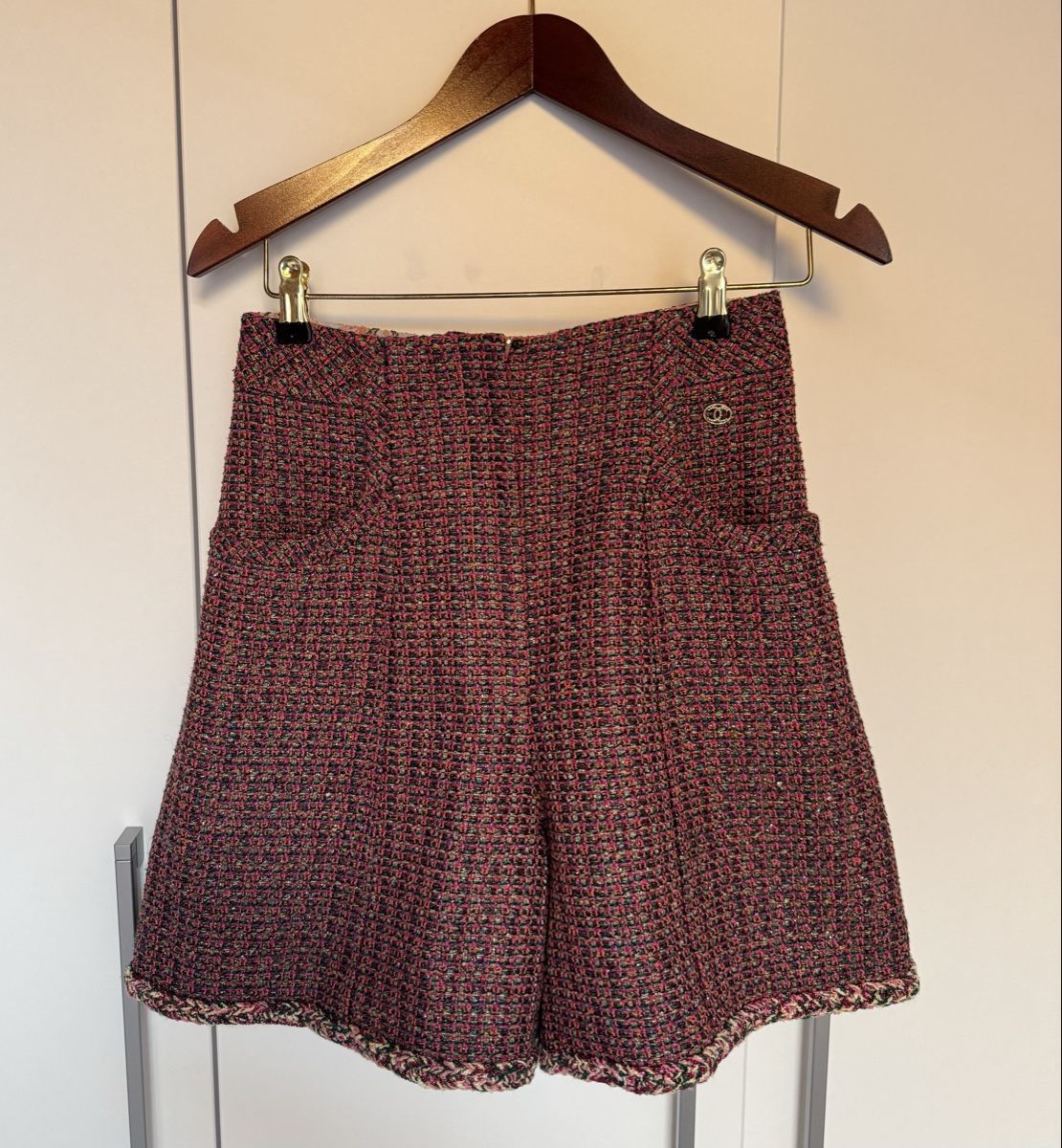 Lotti di vestiti: Chanel tweed two-piece set – Nuovo (secondo la descrizione) da Fully venduto da Fashion_Mania 1