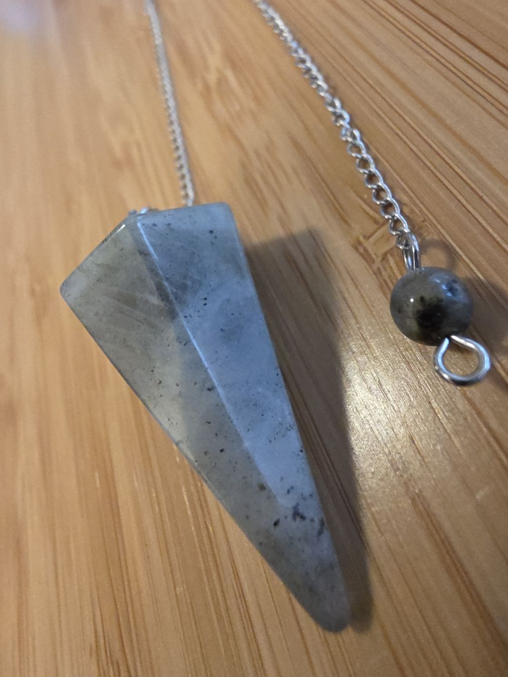Minerali & Pietre curative: Labradorit Pendel 4 x 2cm. – Nuovo e nell'imballaggio originale da Menziken venduto da Mirager