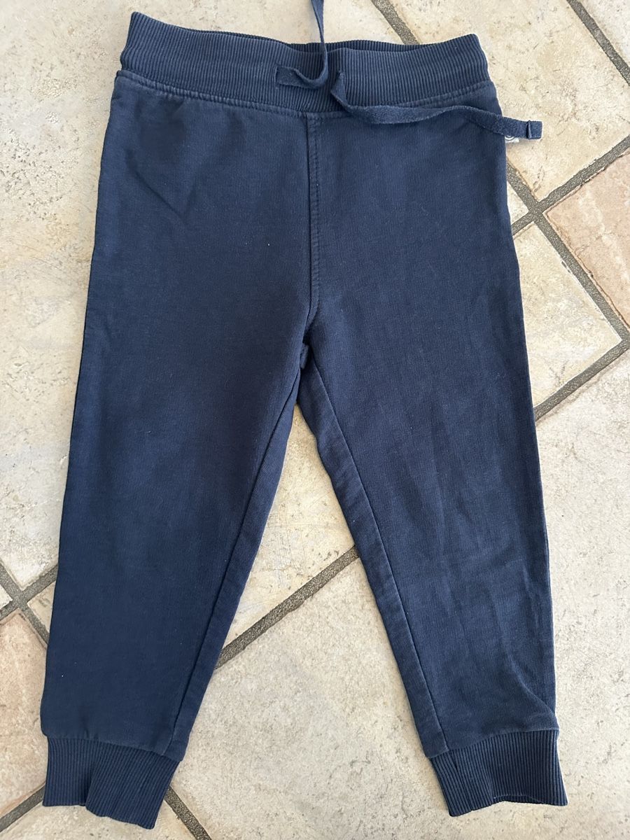 Lotti & Set di vestiti: Kleiderpaket Gr. 92, Top Zustand – Usato da Zermatt venduto da ZerSusi 8