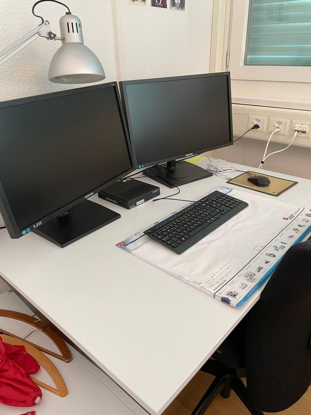 Scrivanie: plain'desk Sitz-Stehtisch elektrisch höhenverstellbar – Usato da Zürich venduto da neumaka 1