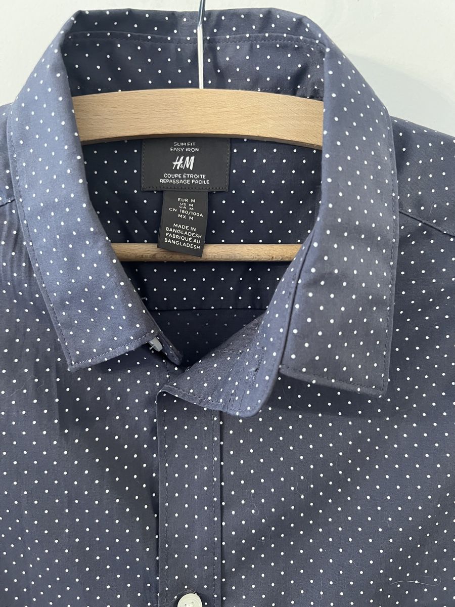 H&M Camicie: Männerhemd mit Punkten, neu Gr. M – Nuovo (secondo la descrizione) da Zürich venduto da ViolettRosenRot 1