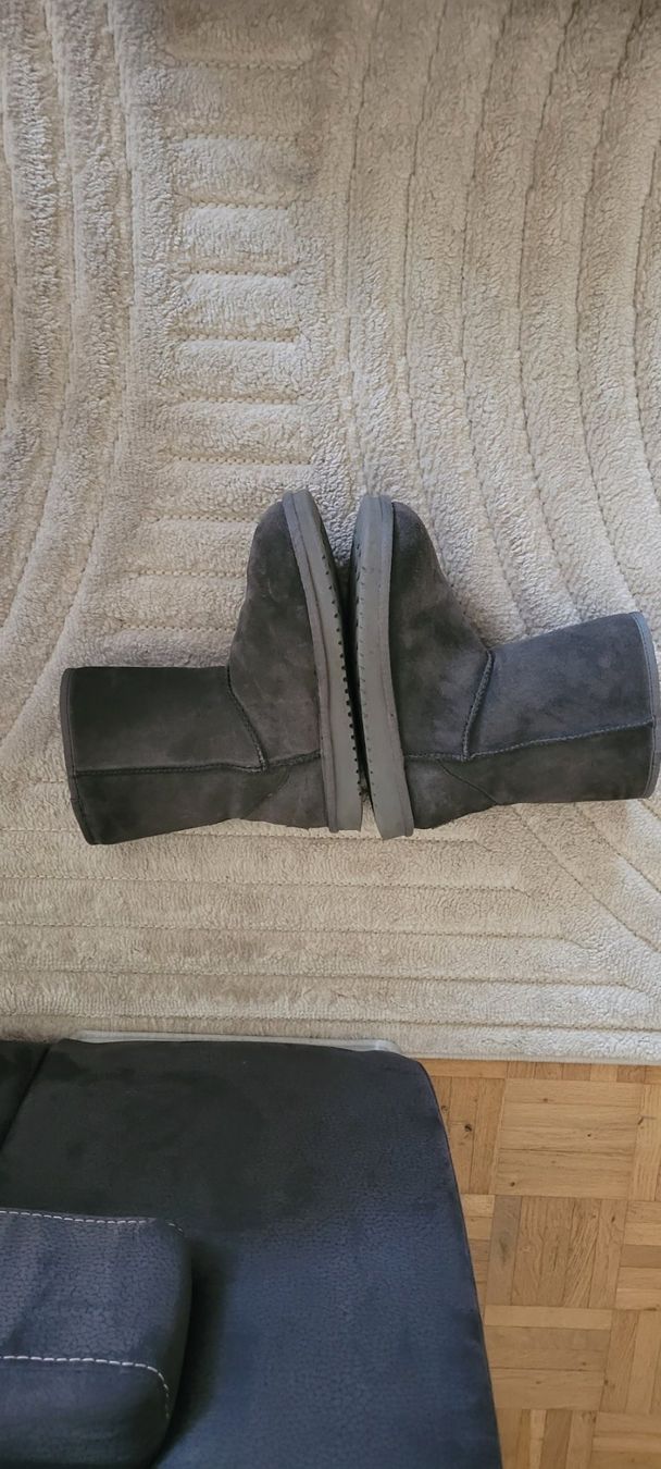 Ugg Scarpe da donna: UGG /KOOLABURRA  taille 38 – Usato da Vevey venduto da x_y_f 7
