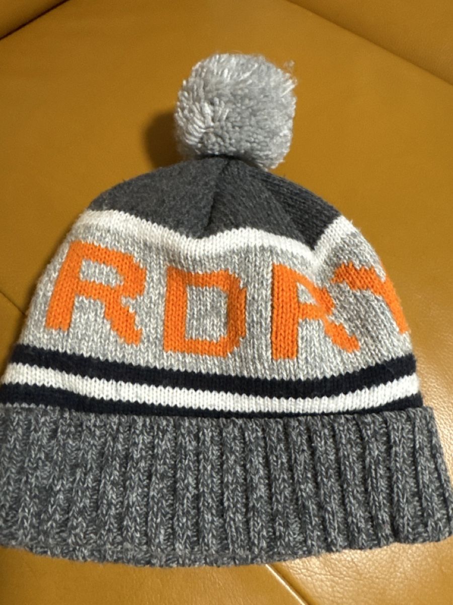Copricapi, berretti & cappellini: Bonnet Superdry gris/orange, taille unique, comme neuf! – Nuovo (secondo la descrizione) da Fribourg venduto da cat_tb68 1