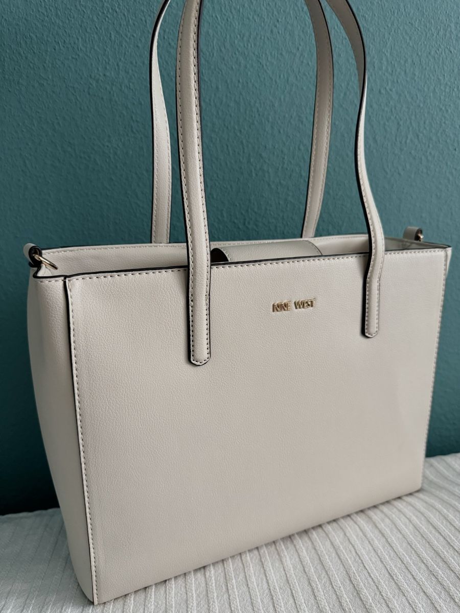 Taschen: Nine West Schultertasche – Neu (gemäss Beschreibung) aus Dübendorf von kat_v59k