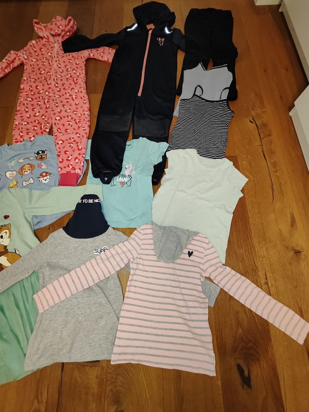 Lotti & Set di vestiti: Kleiderpaket Gr.122/128 – Usato da Kriens venduto da Xonox 2