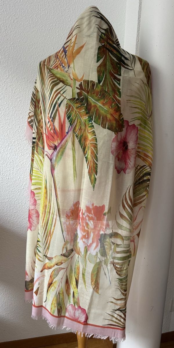 Foulard & Sciarpe: Foulard léger à fleurs multicolores neuf  – Nuovo e nell'imballaggio originale da Morges venduto da sandy069 1