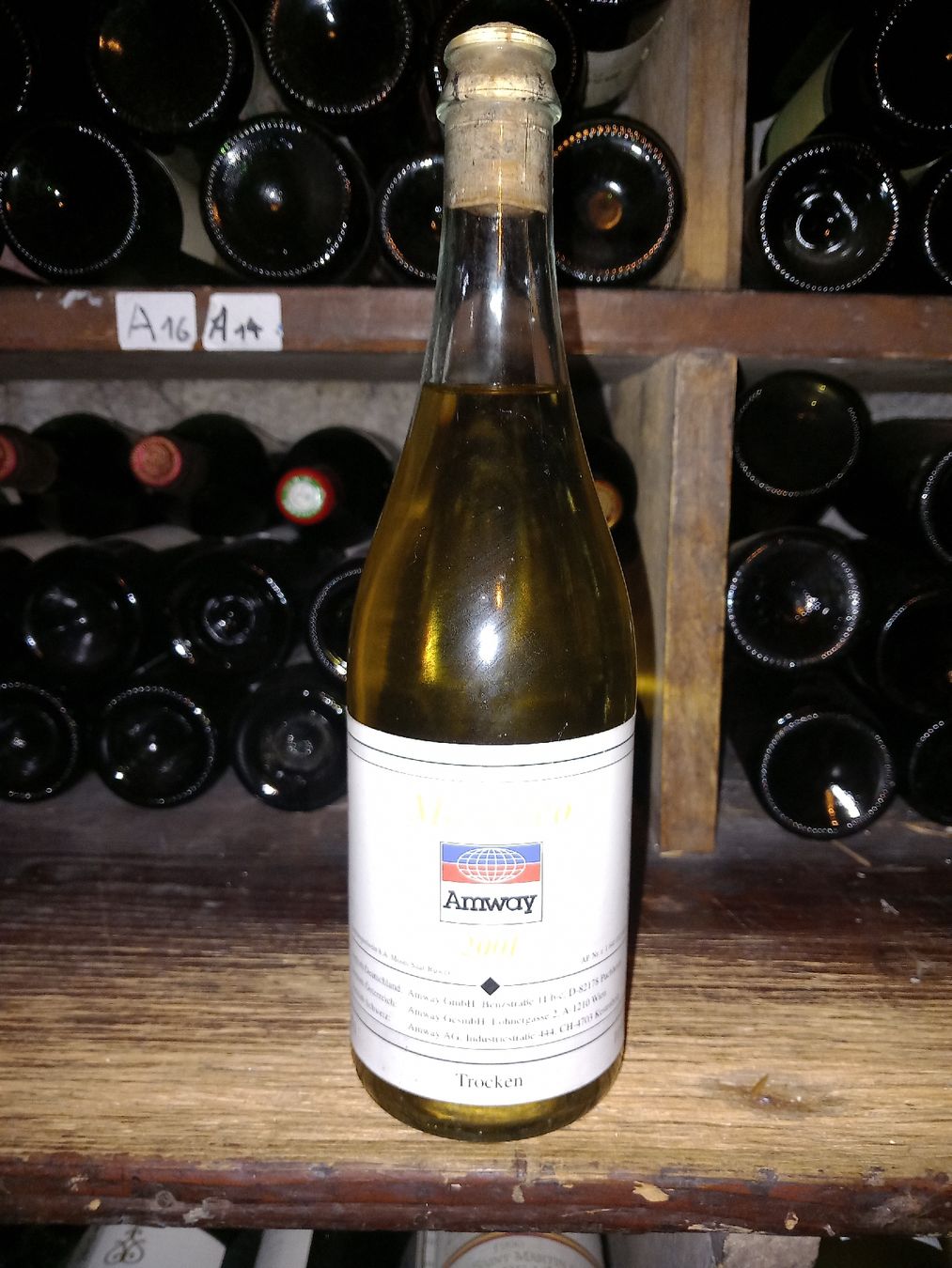 Vins: Mosecco 2001 – Neuf avec emballage d'origine à Le locle par juliensaran 1