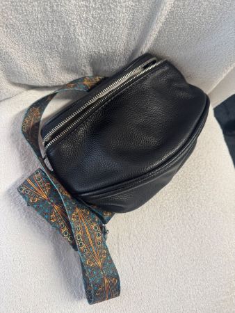 Umhängetasche / Handtasche schwarz Leder