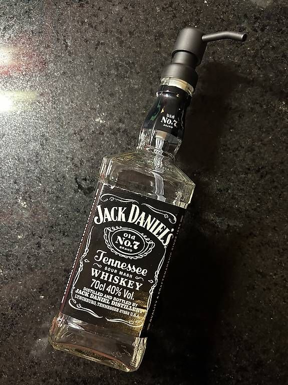 Altro per Gastronomia & Hotel: Origineller Jack Daniels Seifenspender – Usato da Oberweningen venduto da gta_kl5b