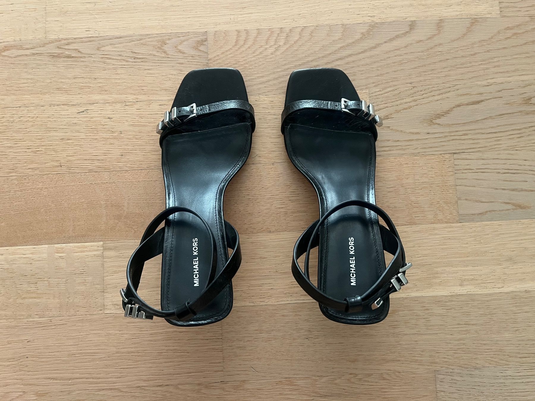 Michael Kors Damenschuhe: Michael Kors Sandaletten – Gebraucht aus Zollikon von Vivien_6 2