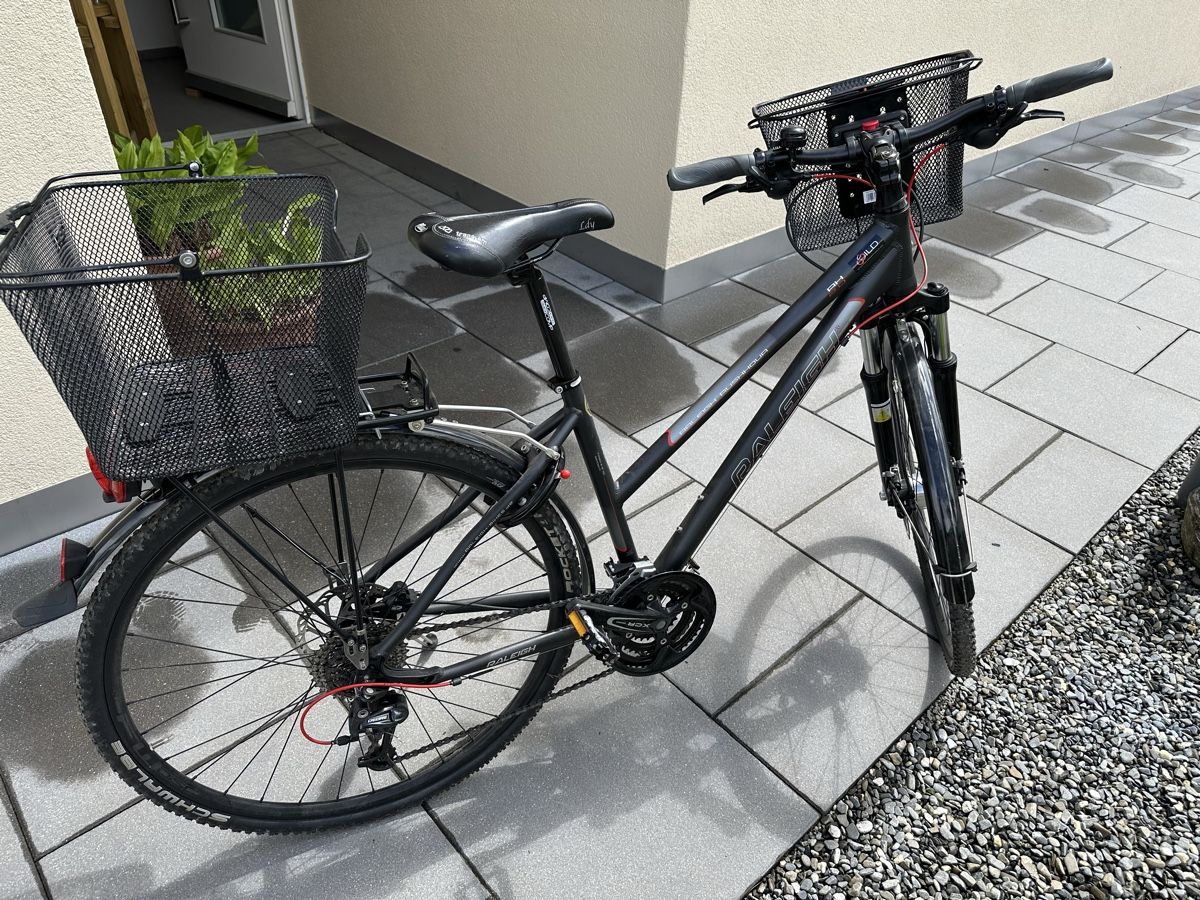 Raleigh Biciclette: Damenvelo Raleigh mit Körben – Usato da Ruswil venduto da Schoggimuus 1