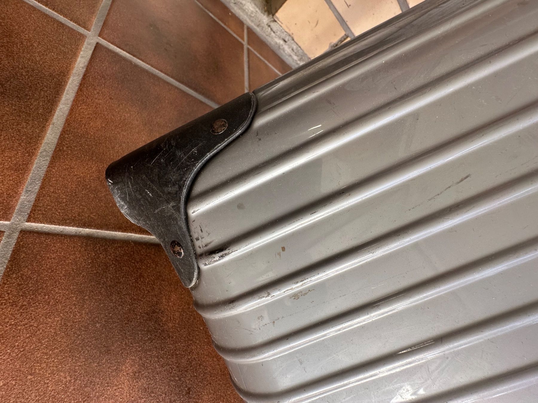 Rimowa Valises de voyage: Rimowa suitcase silver used – D'occasion à Zürich par lin_g7d6 4