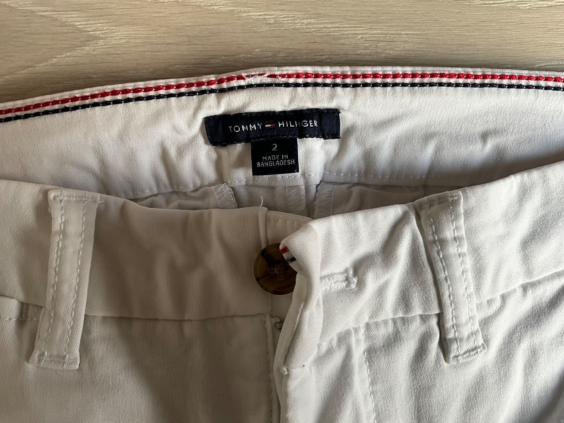 Pantaloni: Pantalon Tommy Hilfiger blanc – Usato da Meinier venduto da Izabelaanna 1