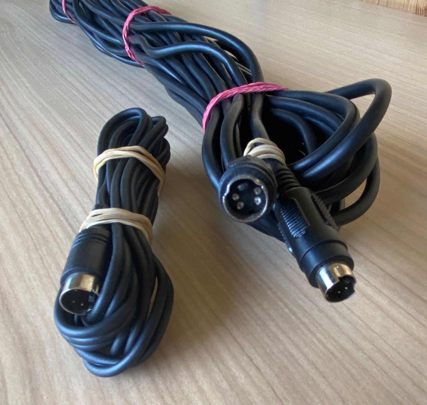 Cavi: S-Video Kabel Mini DIN-Stecker 4 polig – Usato da Einigen venduto da Seeland2ndHand 3