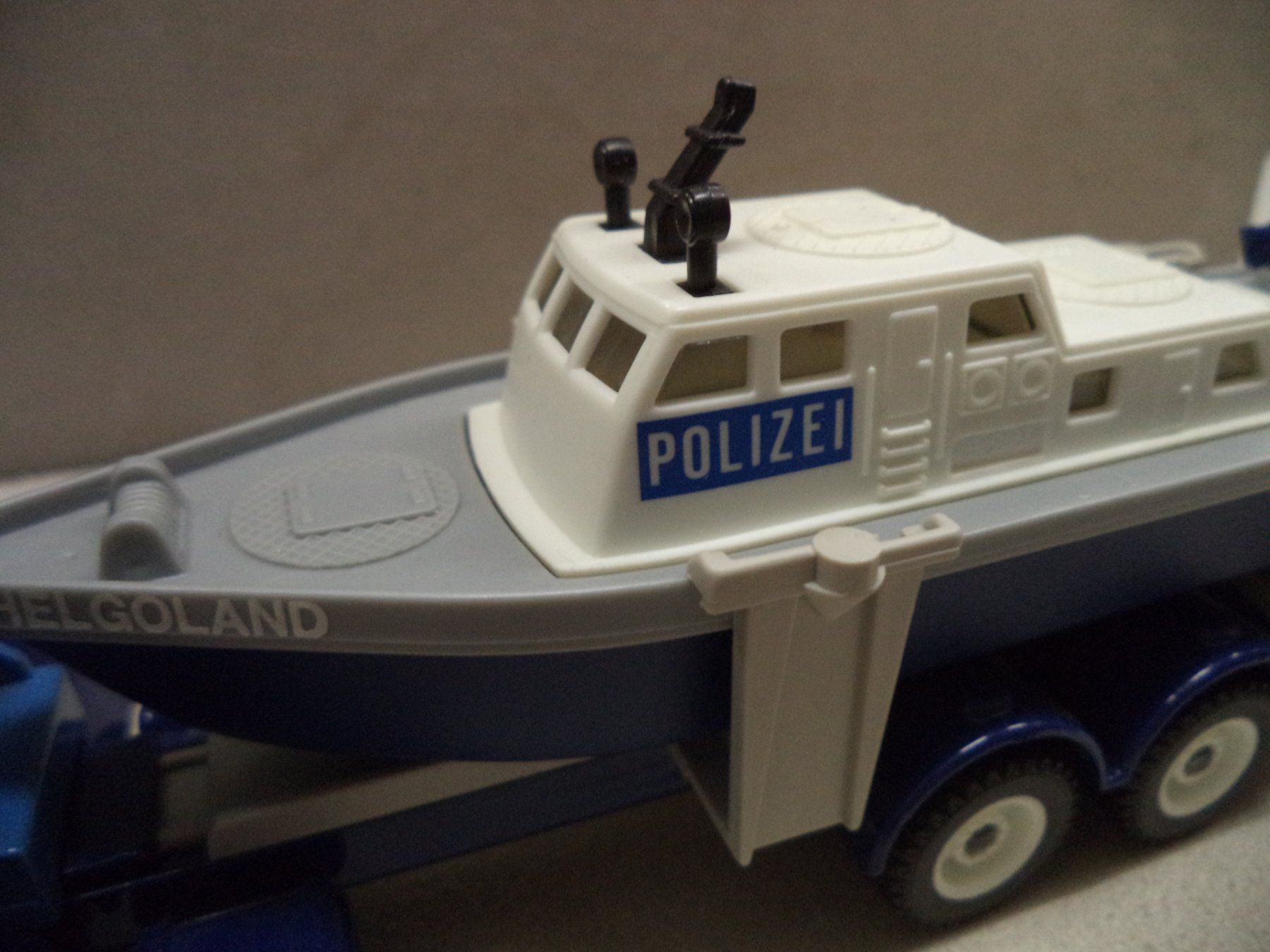 Siku Modellini d'auto: SIKU LKW mit Ladekran Polizei – Usato da Rieden AG venduto da Wirth03 2