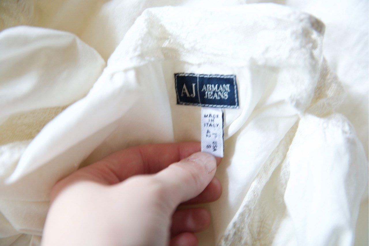 Armani Camicette: Armani Bluse mit Spitzeneinsatz, Gr. S, 100% Baumwolle – Usato da Titterten venduto da fra_v27g 5
