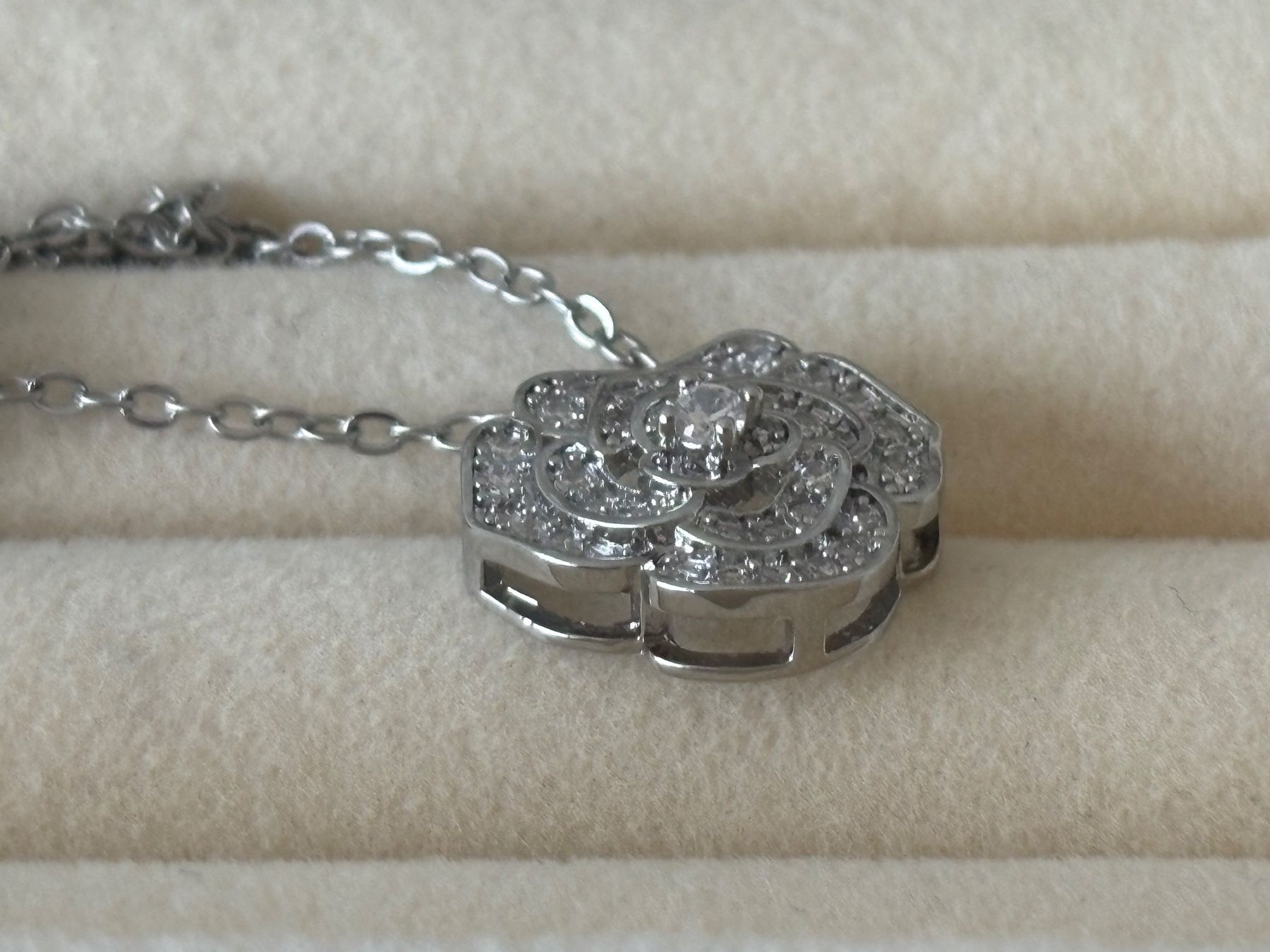 Ketten: Luxus Elegante Kette Farbe: Silber – Neu (gemäss Beschreibung) aus Biel-Bienne von Roserosse13 5