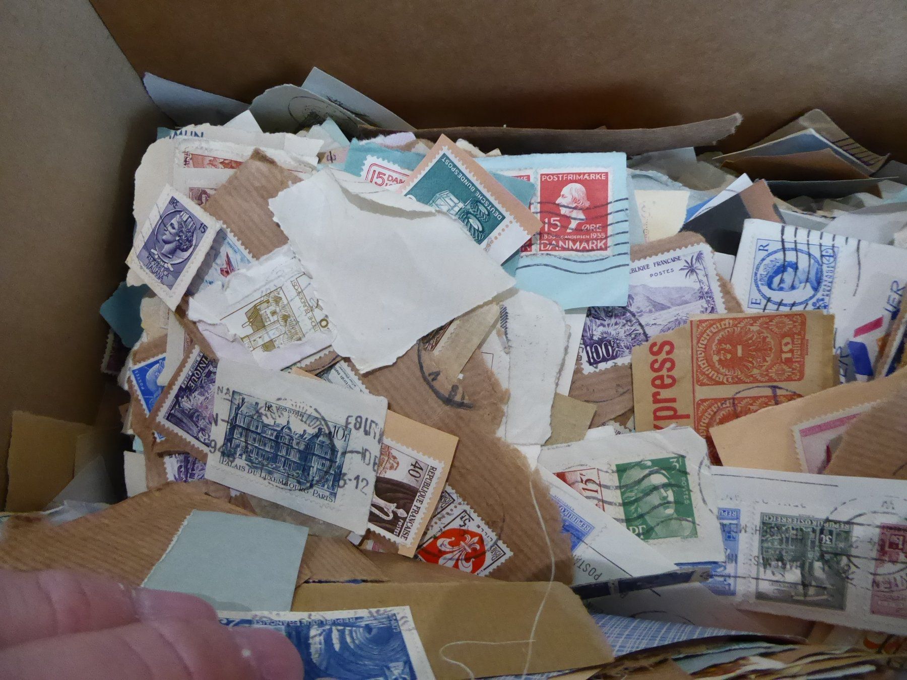 Tutti i francobolli: Posten Abschnitte Weltweit – Usato da Rothrist venduto da swisstools 2