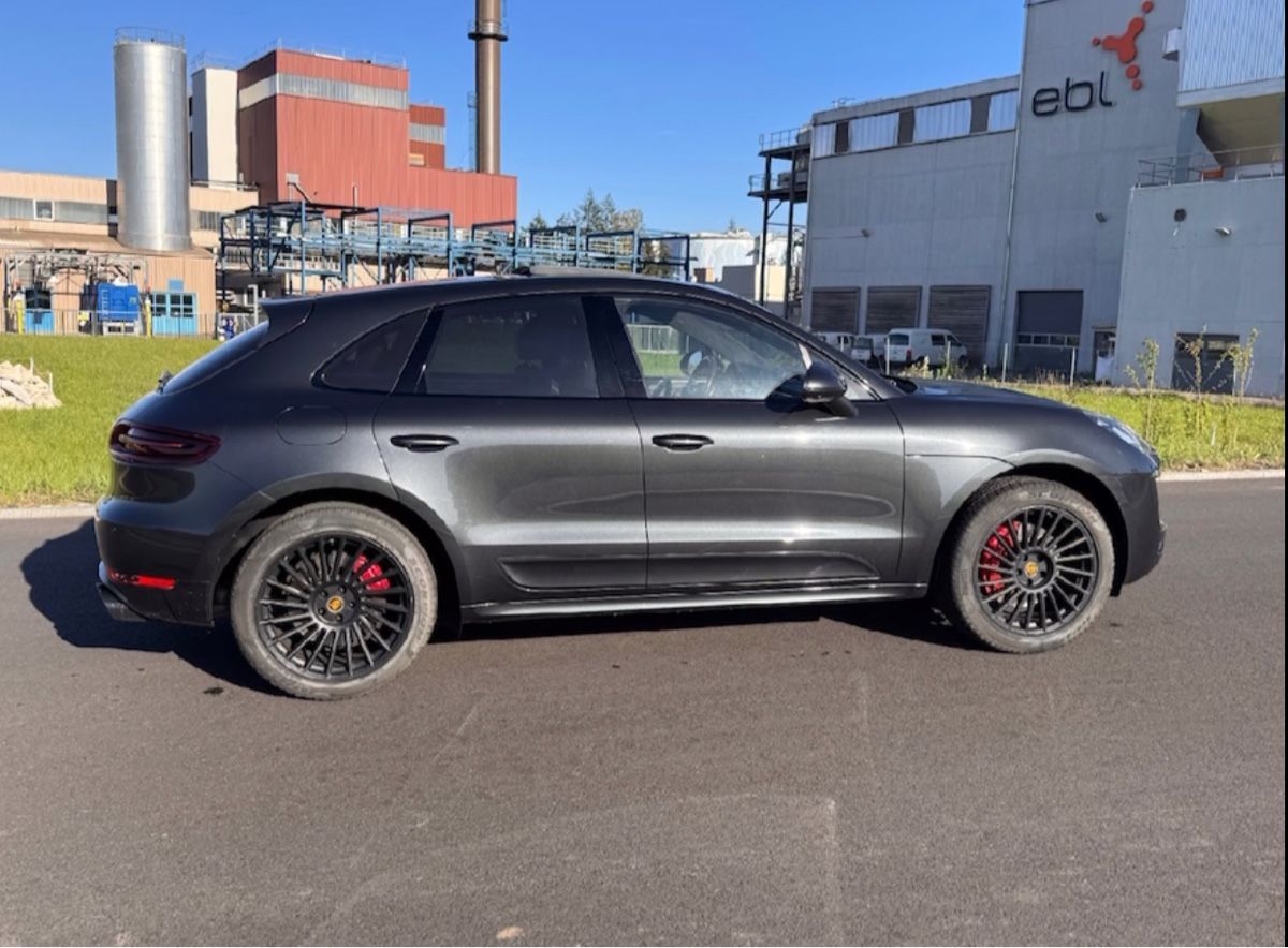 Porsche Autos: Macan Turbo – Gebraucht aus Zürich von Leined 3