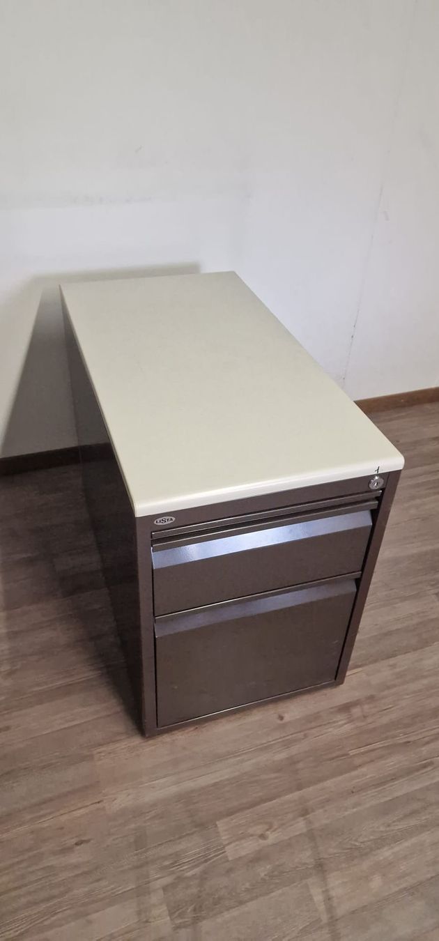 Lista Banconi: 2x Unterstellkorpus Lista + Tisch – Usato da Alpnach Dorf venduto da jkp_k62jg 3
