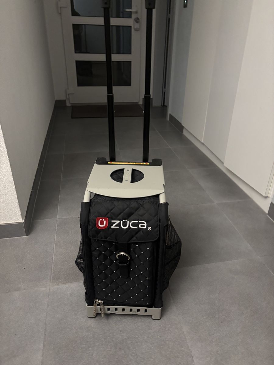 Züca Valigie: ZÜCA rolling suitcase, used a little, very practical! – Usato da Echandens venduto da all_p8s8