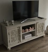 TV-Möbel / Kommode aus massivem Holz