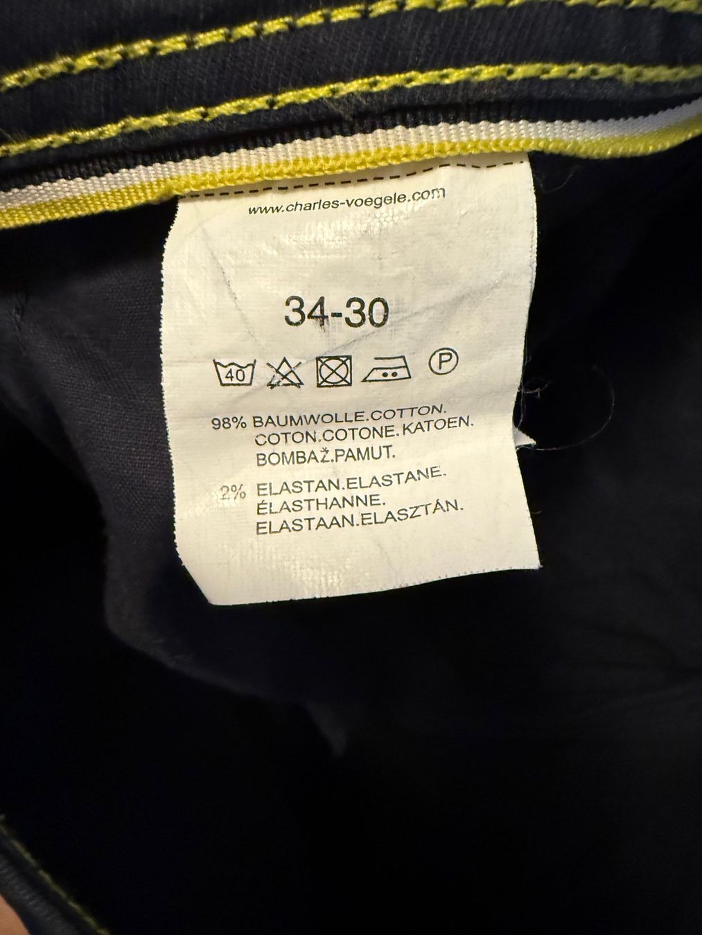 Jeans: Dunkelblaue Jeans gemäss Bild – Usato da Rafz venduto da Dasyfani 1