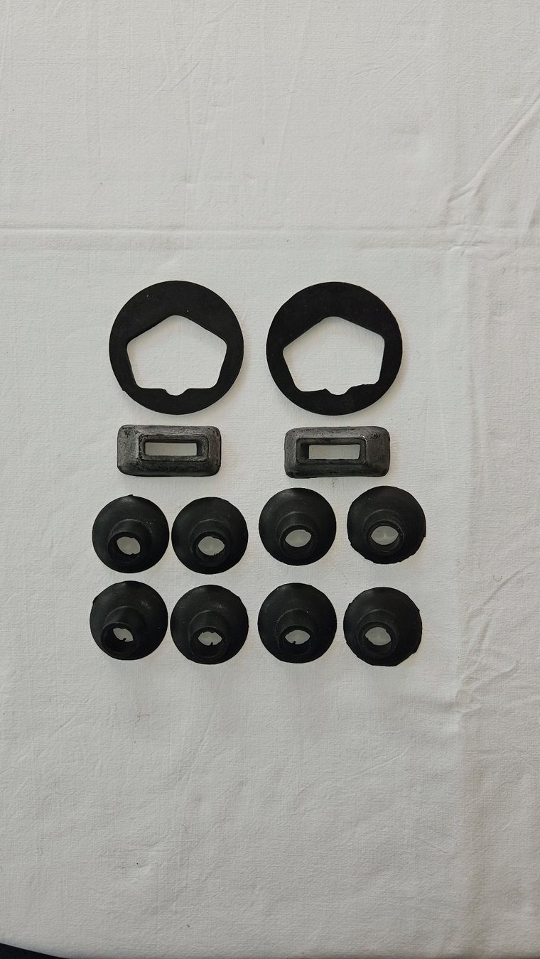 MG Toutes les pièces auto: MG MGA Set Gummiteile neu – D'occasion à Birmenstorf AG par Airea