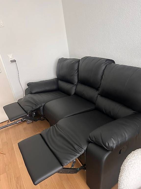 Conforama Divani: Schwarzes Sofa mit Relaxfunktion – Usato da Frasnacht venduto da jas_bn9w 2