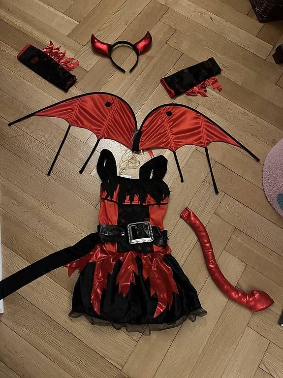 Costumi: Déguisement Halloween Diablesse 4-8 ans  – Usato da Genève venduto da Baboune72