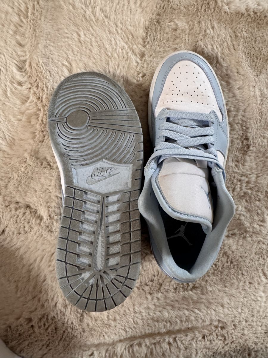 Jordan Scarpe da donna: Nike Air Jordan 1 White Ice Blue – Usato da Netstal venduto da Djukaxgajic01 4