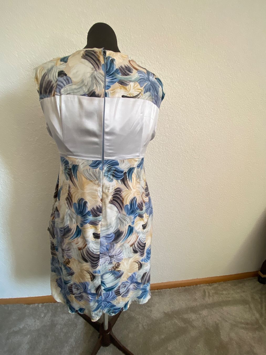 Vestiti: Seide Kleid 36-38 neu – Nuovo (secondo la descrizione) da Liestal venduto da Goldart 5