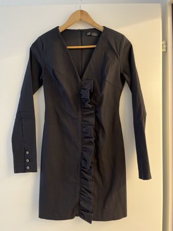 Schwarzes Zara Kleid, Gr. M, neuwertig, Herbst-Look!