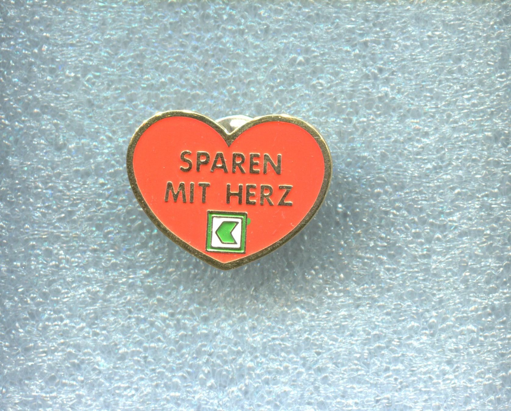 Placchette & Badge: Kantonalbank   SPAREN MIT HERZ – Usato da Winterthur venduto da Sammleroase