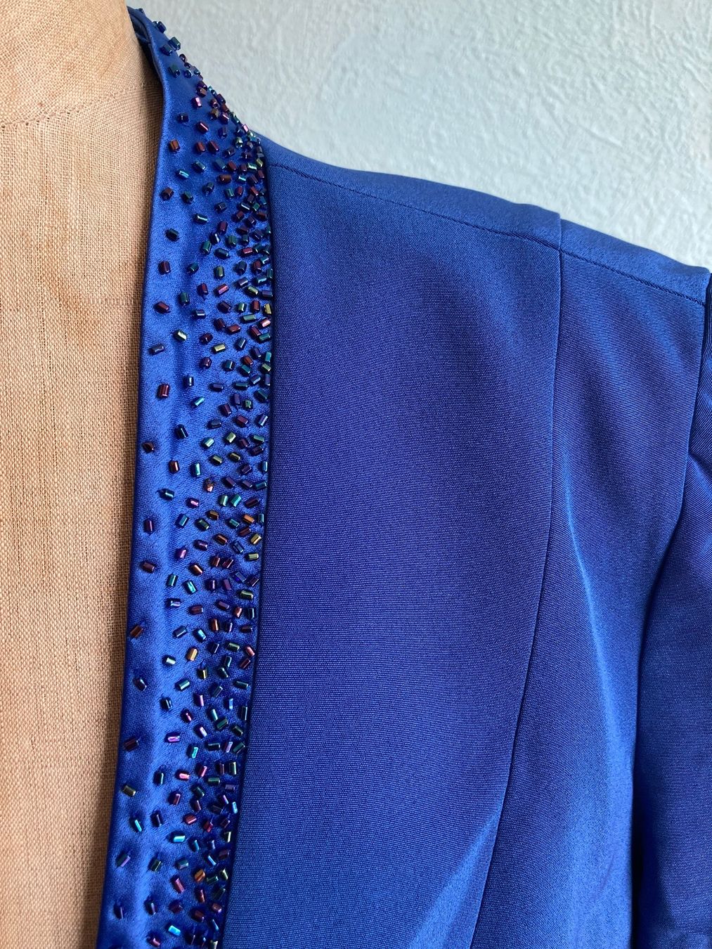 Boléros: Boléro brodé de perles revers satin 40 – D'occasion à Genève par ct_fqr8 1