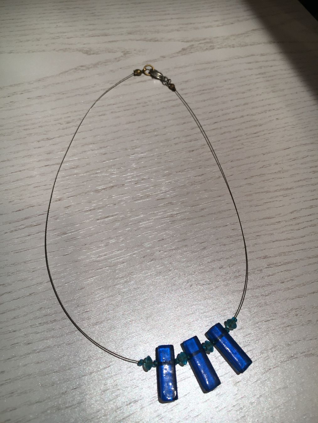 Catenine: Collier bleu fantaisie – Usato da Marly venduto da sehlin
