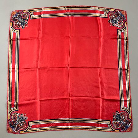 Foulard „especially made for GLOBUS“ ❣️