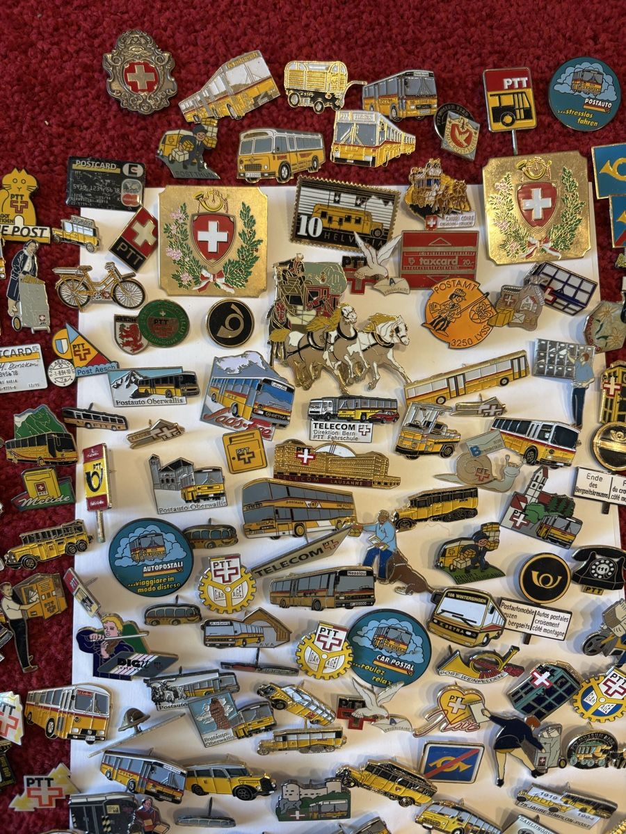Broschen & Nadeln: Mehr als 140 Post Pins  – Gebraucht aus Murten von Tzaugg 2